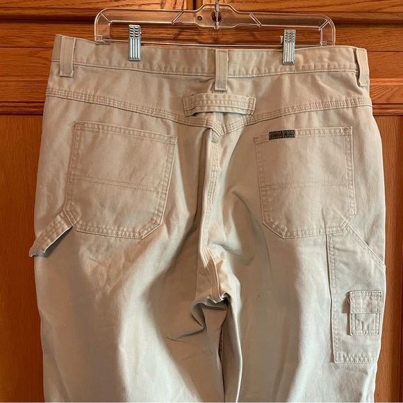 Riveted by Lee Men's carpenter khaki pants Pants 38W inseam 27”
100% cotton - Picture 5 of 9